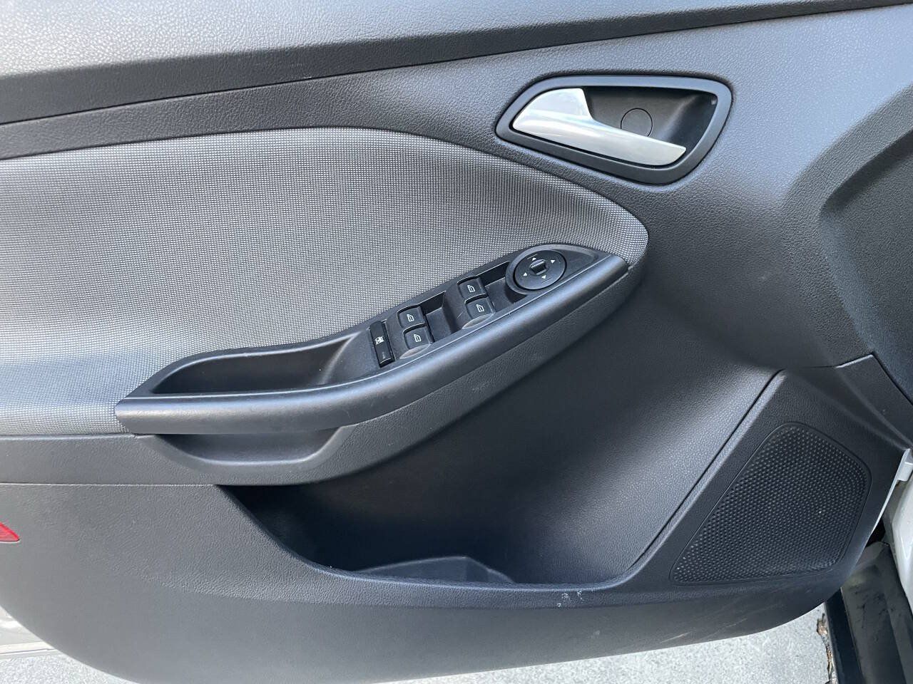 Used 2014 Ford Focus SE w/ SE Winter Package FWD image 20