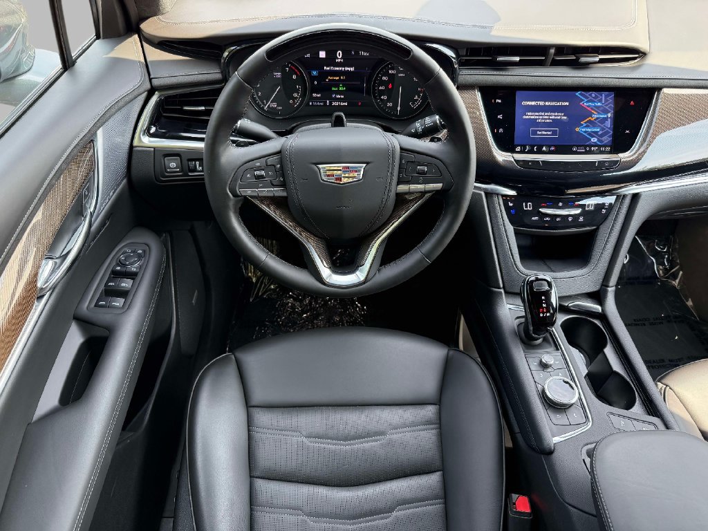 Certified 2025 Cadillac XT6 Premium Luxury w/ Platinum Package AWD/4WD image 4