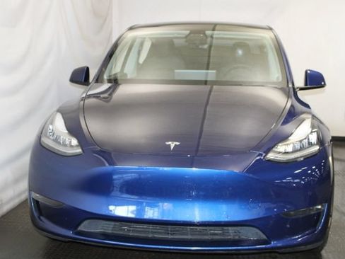 Used 2021 Tesla Model Y Long Range AWD/4WD image 3