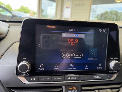 Used 2022 Nissan Altima 2.5 SR FWD image 18