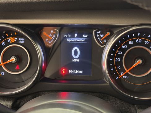 Used 2018 Jeep Wrangler Unlimited Sport S AWD/4WD image 19