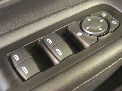Used 2018 GMC Terrain Denali w/ Advanced Safety Package AWD/4WD image 27