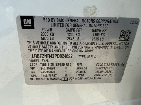 Used 2023 Buick Envision Essence w/ Sport Touring Package FWD image 5