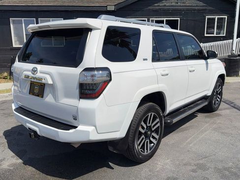 Used 2015 Toyota 4Runner SR5 image 7