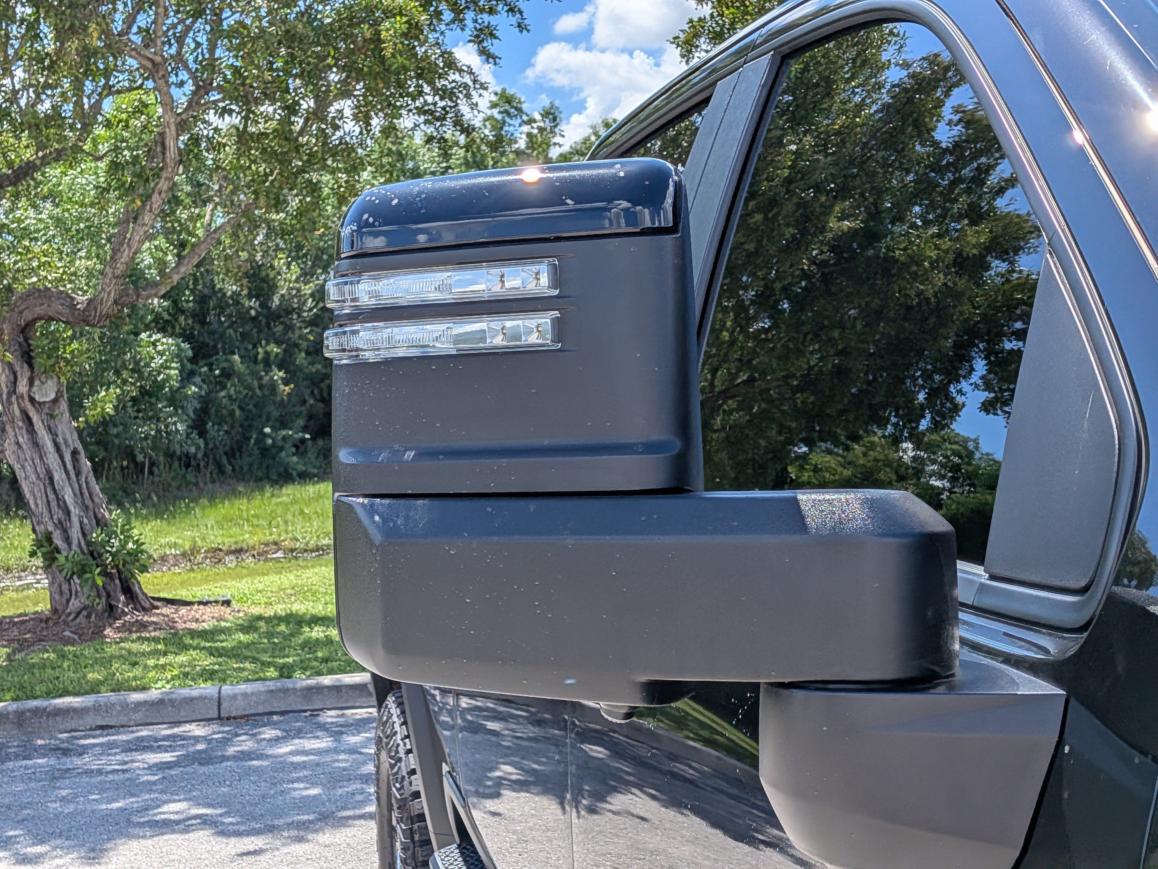 Used 2025 Chevrolet Silverado 2500 ZR2 w/ Technology Package AWD/4WD image 12