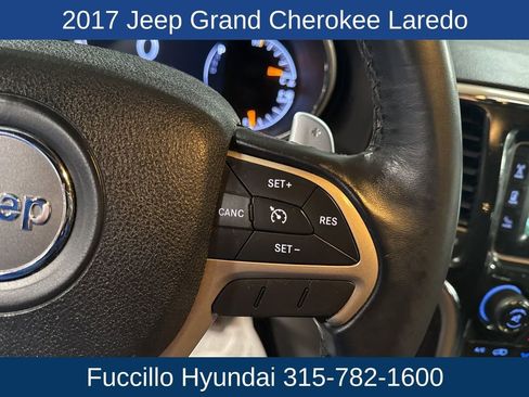 Used 2017 Jeep Grand Cherokee Laredo image 17