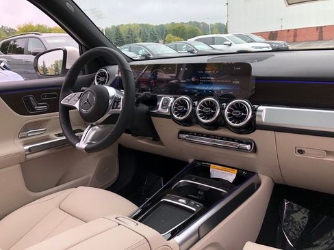 New 2026 Mercedes-Benz GLB 250 4MATIC image 18