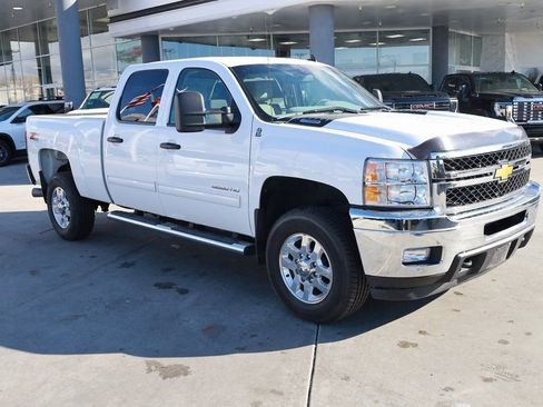 Used 2013 Chevrolet Silverado 3500 LT w/ Interior Plus Package AWD/4WD image 8
