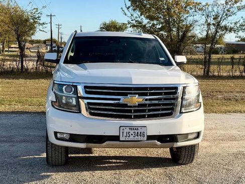 Used 2016 Chevrolet Suburban LT image 8