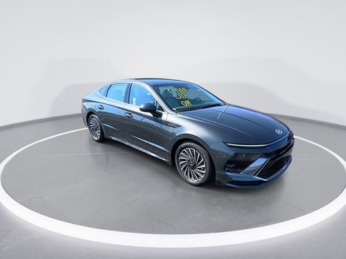 New 2025 Hyundai Sonata SEL image 2