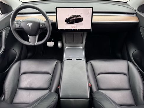 Used 2022 Tesla Model Y Performance image 10
