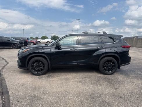 Used 2022 Toyota Highlander Limited AWD/4WD image 4