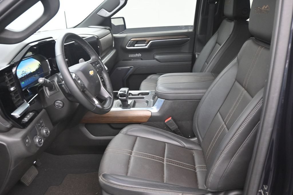Used 2023 Chevrolet Silverado 1500 High Country w/ Technology Package RWD image 10