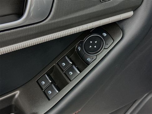 Used 2025 Ford Explorer ST-Line w/ ST-Line Street Pack image 19