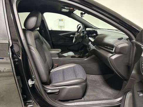 Used 2024 Buick Envista Preferred w/ Advanced Safety Package FWD image 21