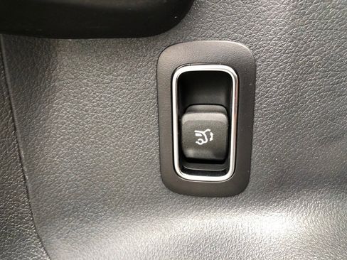 New 2025 Mercedes-Benz GLB 250 4MATIC image 12