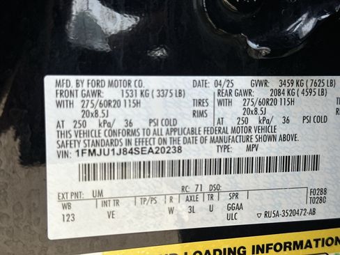 Certified 2025 Ford Expedition Active AWD/4WD image 38