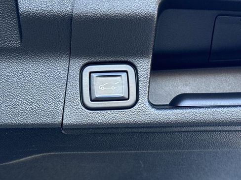 Used 2022 GMC Acadia Denali image 12