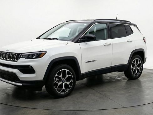 Used 2025 Jeep Compass Limited AWD/4WD image 3