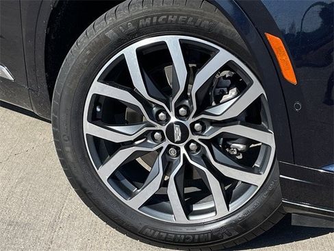 Used 2021 Cadillac XT6 Sport w/ Platinum Package image 10