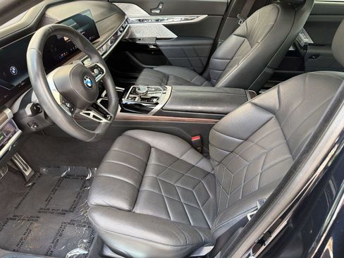 Used 2023 BMW 760i xDrive w/ Executive Package AWD/4WD image 5