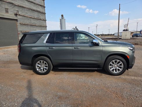 Used 2023 Chevrolet Tahoe Premier image 2