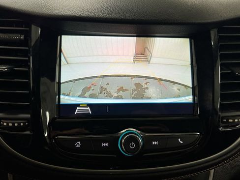 Used 2018 Chevrolet Trax LT w/ LT Convenience Package FWD image 15
