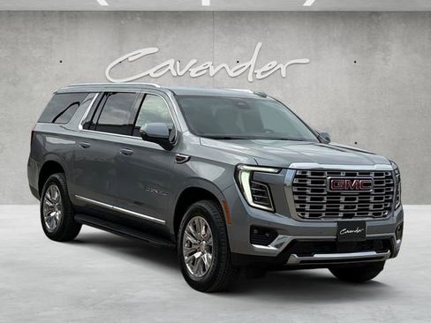 Used 2025 GMC Yukon XL Denali AWD/4WD image 2