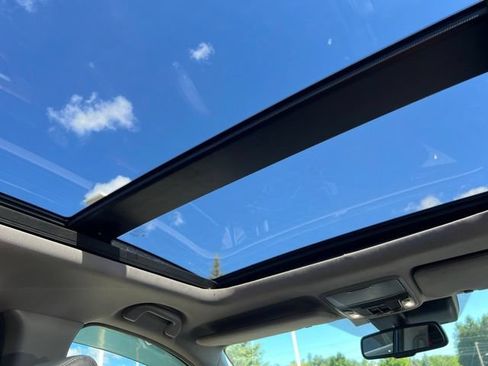 Used 2019 Honda CR-V Touring image 16