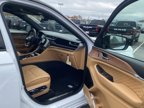 New 2025 Jeep Grand Cherokee L Summit image 49