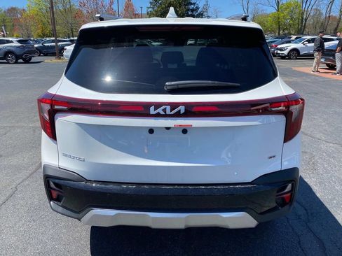 Used 2025 Kia Seltos EX w/ EX Sunroof Package AWD/4WD image 4