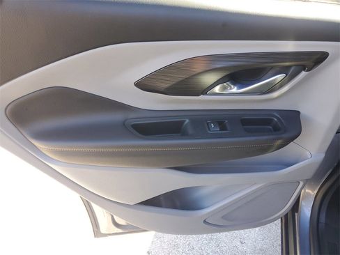 Used 2021 GMC Terrain SLT w/ Infotainment Package II image 13