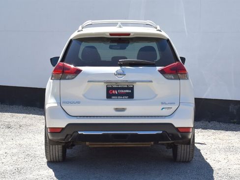 Used 2017 Nissan Rogue SL w/ SL HEV Premium Package AWD/4WD image 4