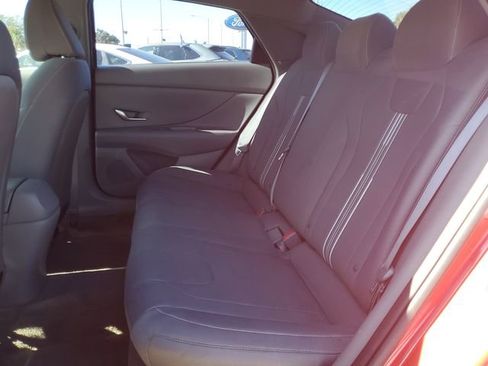 Used 2021 Hyundai Elantra SEL image 11
