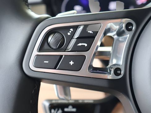 Used 2023 Porsche Cayenne Turbo AWD/4WD image 24