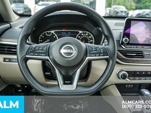 Used 2025 Nissan Altima 2.5 SV FWD image 28