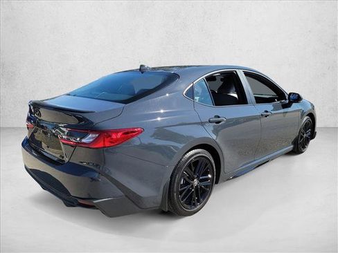 Used 2025 Toyota Camry SE w/ Convenience Package image 5