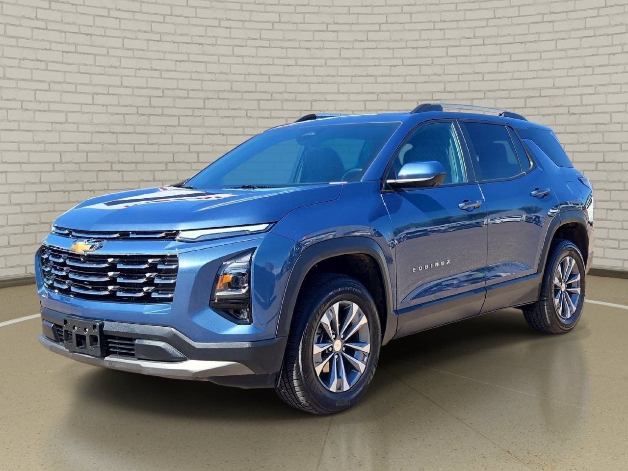 Used 2025 Chevrolet Equinox LT w/ Convenience Package II FWD image 1