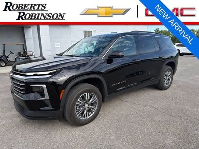 Used 2025 Chevrolet Traverse LT
