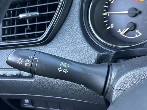 Used 2017 Nissan Rogue S image 31