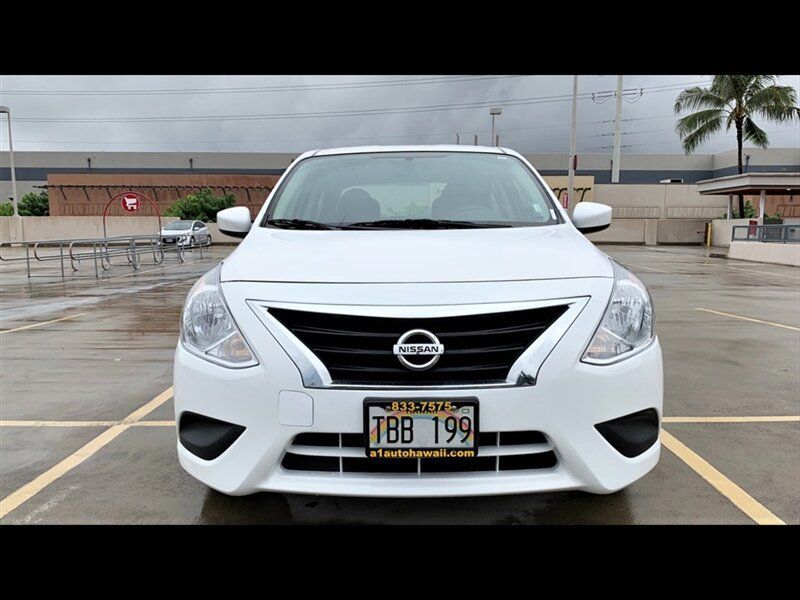 Used 2017 Nissan Versa SV FWD image 2