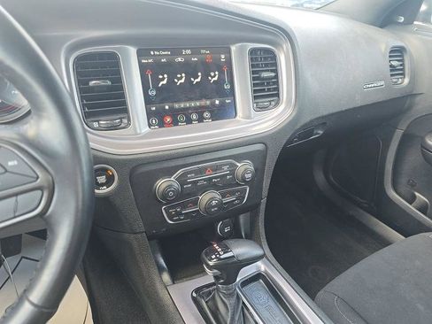 Used 2019 Dodge Charger SXT AWD/4WD image 8
