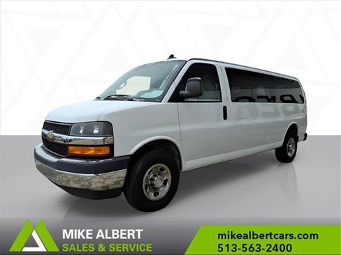Used 2018 Chevrolet Express 3500 LT w/ LT Preferred Equipment Group image 3
