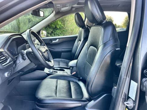 Used 2020 Ford Escape Titanium AWD/4WD image 11