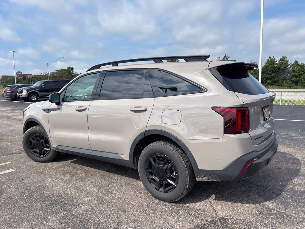 Certified 2025 Kia Sorento SX Prestige w/ Olive Brown Leather Package AWD/4WD image 9