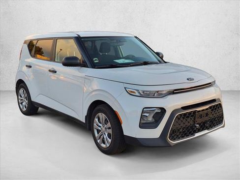 Used 2020 Kia Soul LX FWD image 3