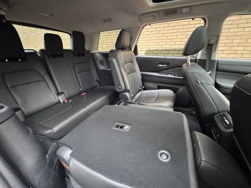 New 2026 Nissan Pathfinder Platinum AWD/4WD image 22