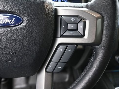 Used 2021 Ford Expedition XLT image 2