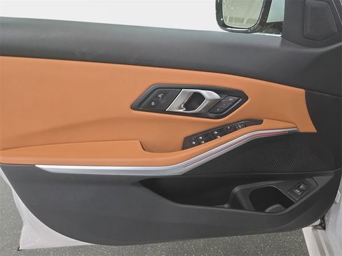 Used 2024 BMW 330i Sedan w/ M Sport Package image 26