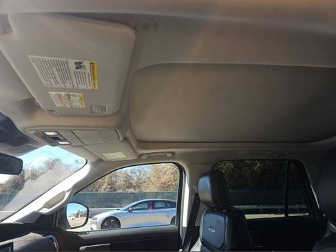 Certified 2025 Ford Expedition Platinum image 7